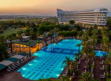 CONCORDE DELUXE RESORT Pools & Beach